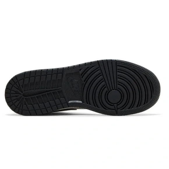 Jordan 1
Mid se gs
Black metallic silver'
Brand new - Picture 4 of 6